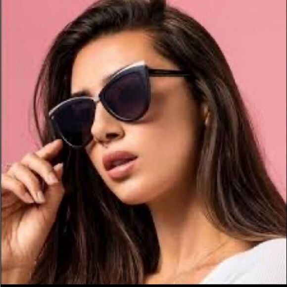 Prive Revaux The Juliet Sunglasses NWOT main image 8